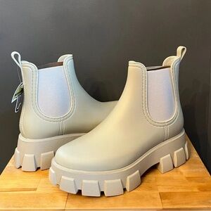 Jeffrey Campbell Women Cream Pleu Platform Rain Boots US 8